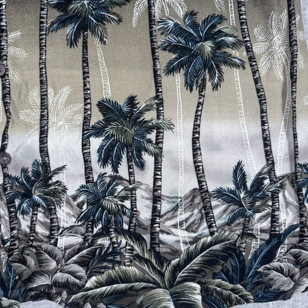Batik Bay Shirt Mens XL Black Gray Palm Tree Hawaiian‎ Rayon Button Up Aloha